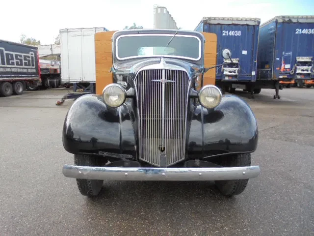 Chevrolet 1937 - 1 1/2 TON FLATBED obrázek 2