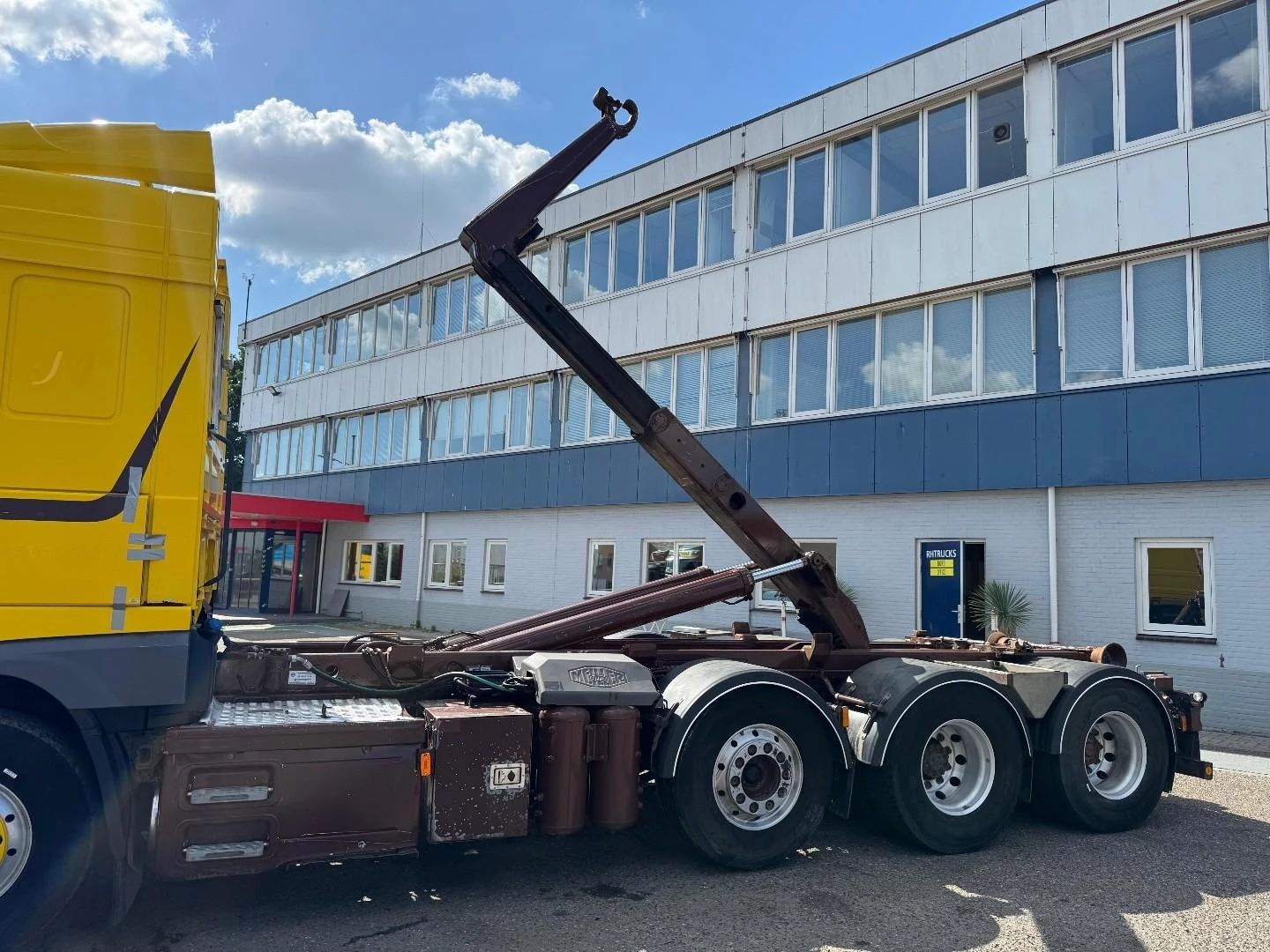 DAF XF 510 2016 image 2