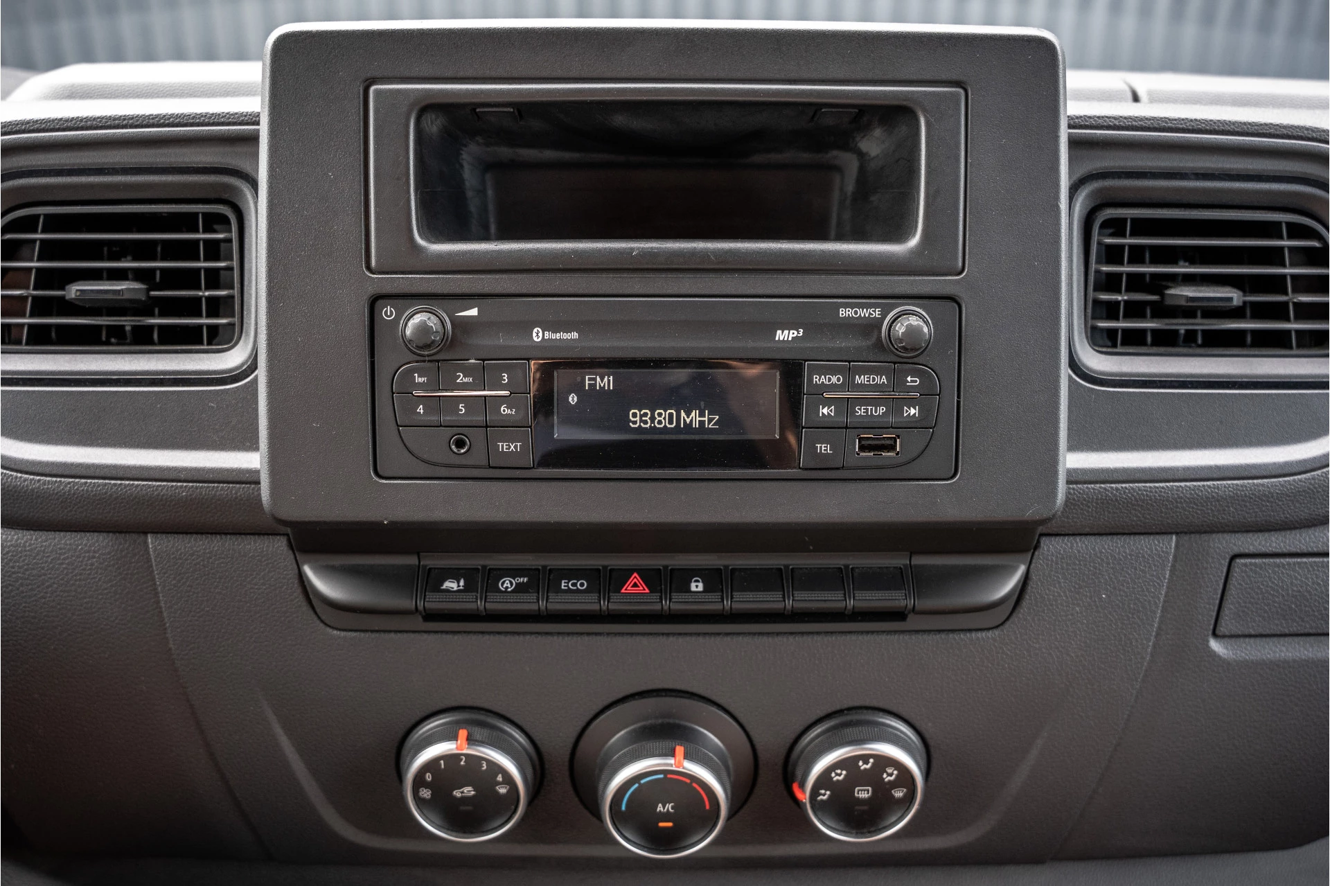 Renault Master 2020 - 15.389 KM! | Bakwagen met Laadklep | 146PK | LED | Airco Bild 18