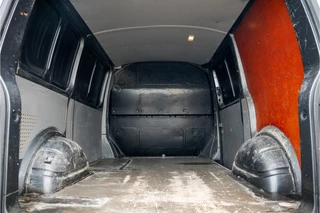 Volkswagen Transporter 2010 - T5 2.0 TDI L1H1 | 140 PK | Airco | Trekhaak bild 10