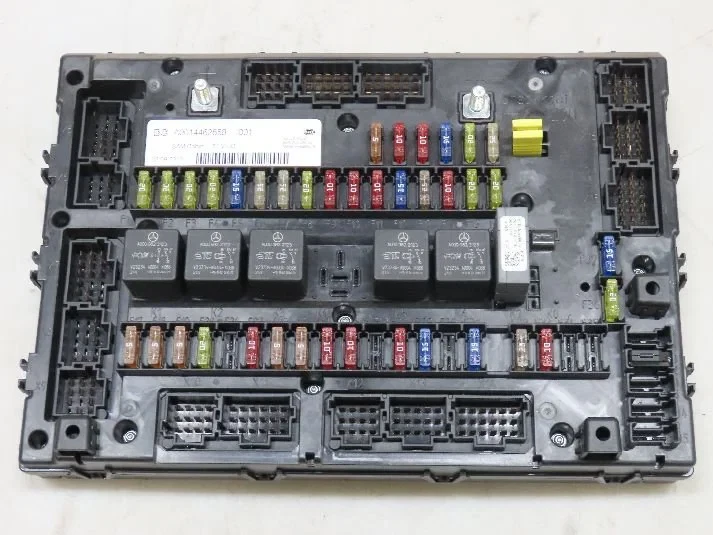 Mercedes-Benz - Electrical System ECU SAM cabin MB MP4 afbeelding 1
