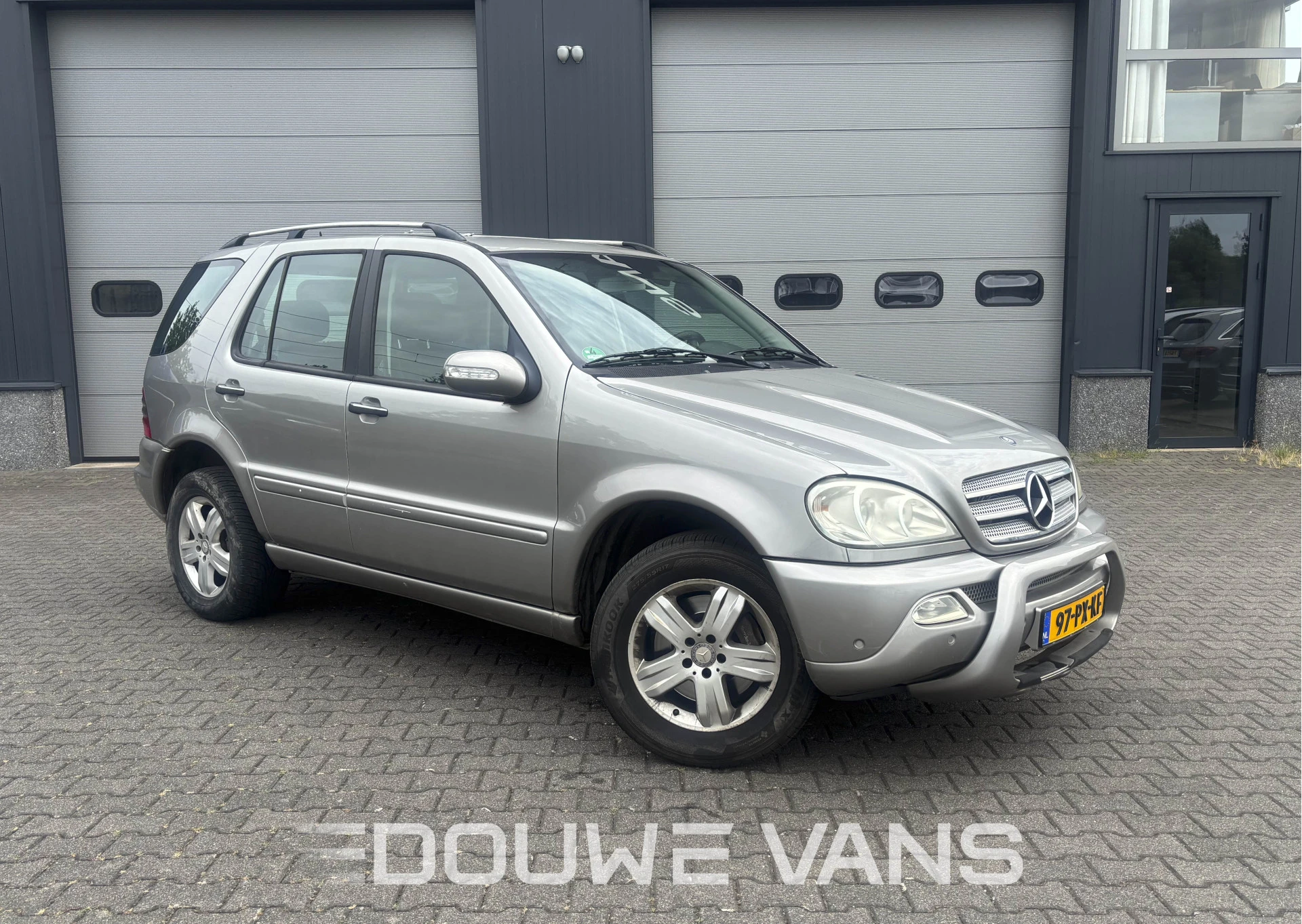 Mercedes-Benz M-Klasse 2005 - ML 350 Automaat Trekhaak Airco Parktronic EXPORT afbeelding 1