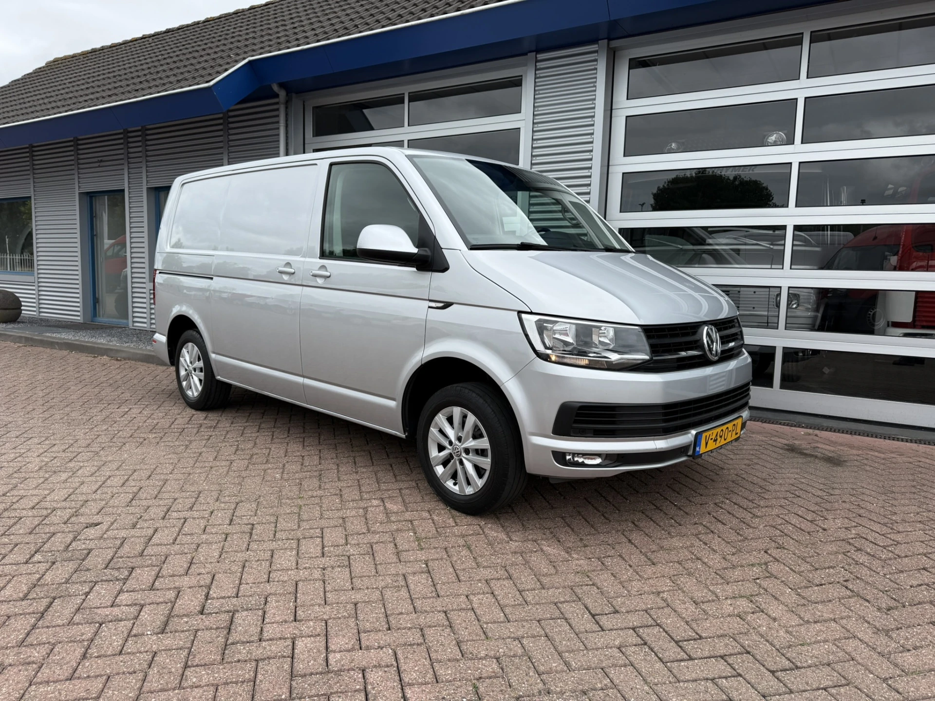 Volkswagen Transporter 2018 - 2.0 TDI L1H1/Navi/Airco/Cruise/Euro6 afbeelding 2
