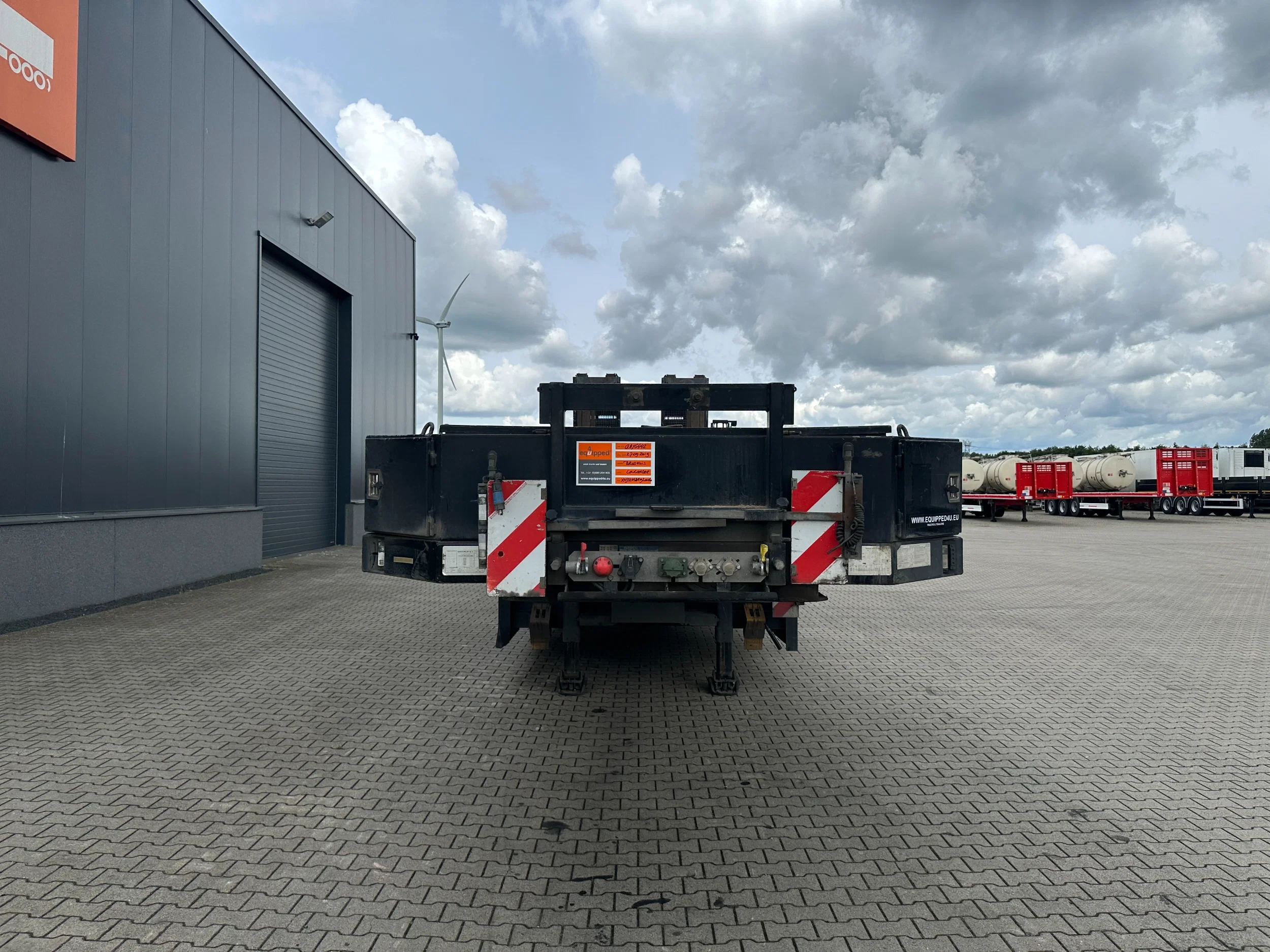 Broshuis 2019 - 3ABSD Lowloader 3-axle / GVW: 59.000kg / Neck: 23.000kg / hydraulic steering + ramps + loading table / 4.60m extendable / winch / liftaxle afbeelding 13