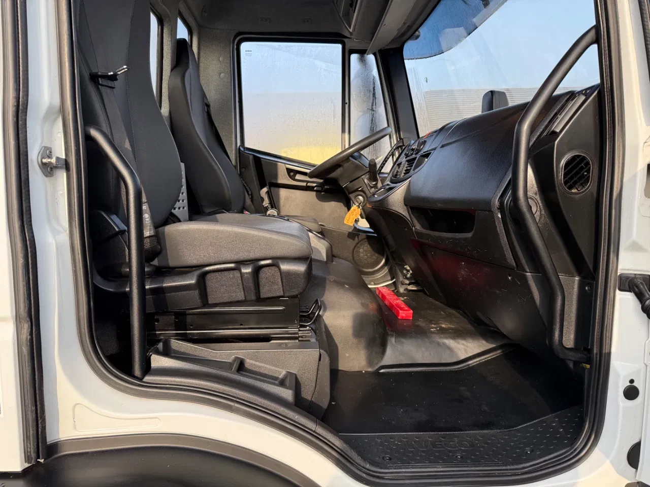 Iveco ML 160 2017 - 210 E6 4x2 Oprijwagen / Machine transporter (Only 111.667km !) afbeelding 15