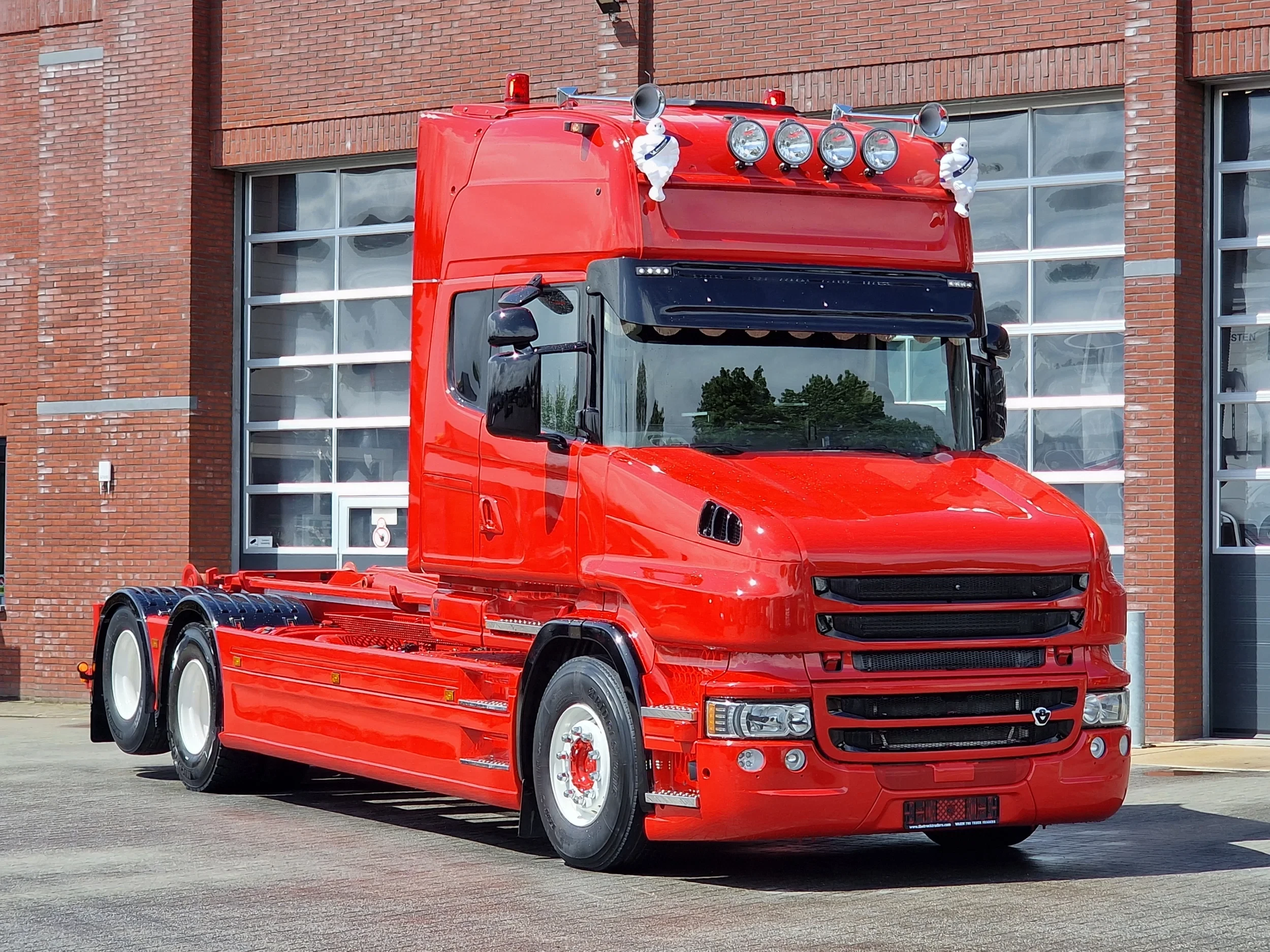 Scania T 2016 - T520 V8 6x2 - AJK Hooklift - New BUFFL interior - Retarder - Full air - Show truck Bild 2