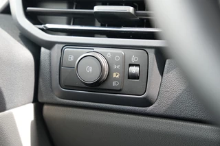 Ford Transit Custom 2026 - 340 2.5 PHEV L2H1 Limited 232pk 9 Zits - Keyless - ACC - Blindspot - Camera - Carplay - Navi - Prijs excl. BTW - Rijklaar afbeelding 19