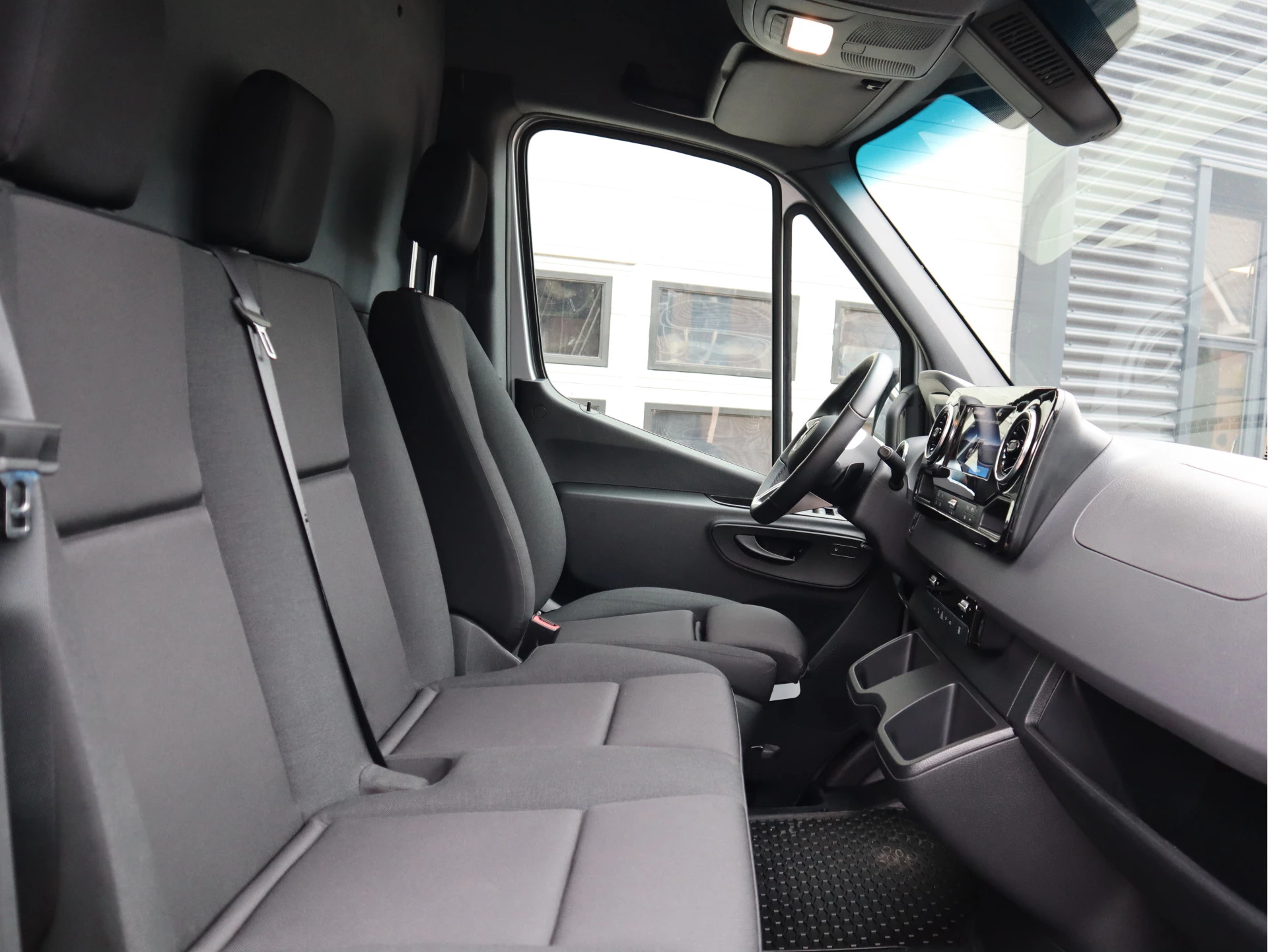 Mercedes-Benz eSprinter 2024 - 314 L2H2 Accu 56 kWh RWD WLPT 181 km - New Model - Snel laden - LED - Vol Opties zdjęcie 11