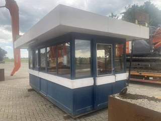 - Kantor Unit te koop