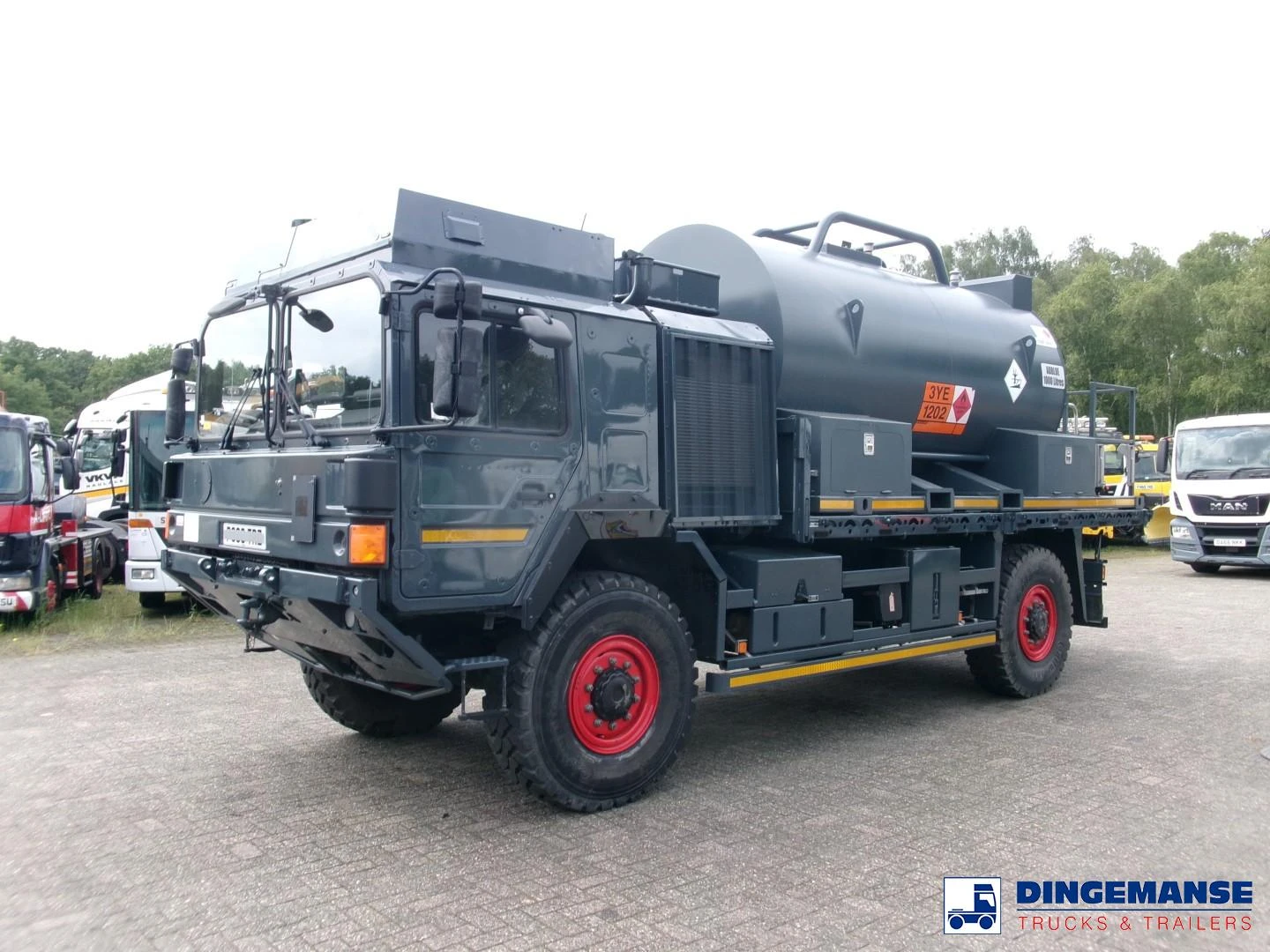 MAN HX 18.330 4X4 RHD fuel tank 5.5 m3 2010 zdjęcie 1