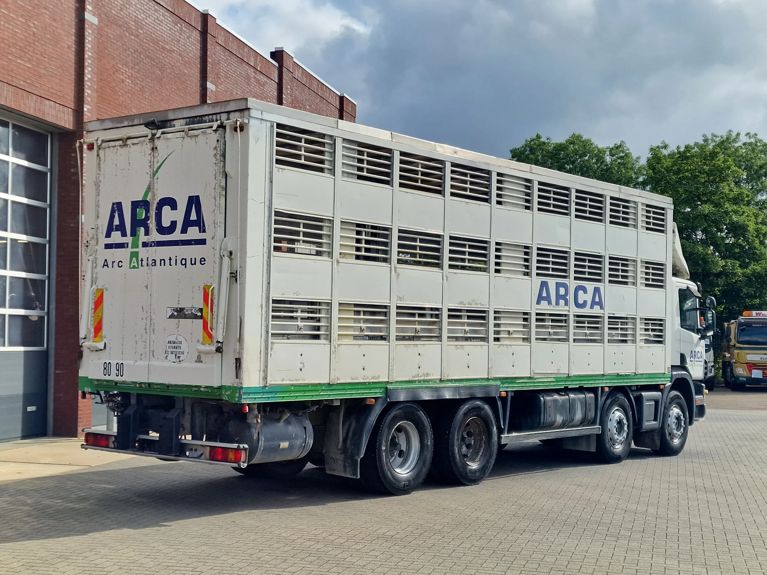 Scania G 2002 - 114G - 8X4 - 3 deck - double ramp - steel / air afbeelding 7