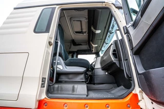 MAN TGX 2015 - 33.560 XLX BLS+BIG AXLES+INTARDER imagem 17