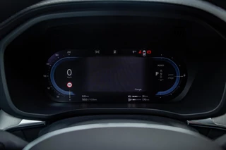 Volvo XC60 2024 - 2.0 T6 Plug-in hyb.AWD Ultra Dark, BTW, Pano, H&K image 16