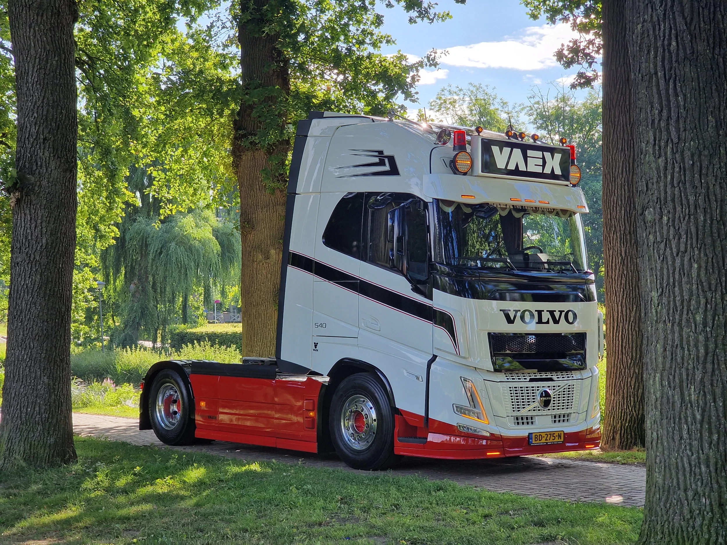 Volvo FH 2026 - 540 Aero Globetrotter XL 4x2 - New - Full spec - Show Truck - BUFFL interior - Retarder - I parkcool - Full air immagine 23
