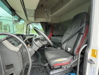 Volvo FH 2018 - 13.420 EURO 6 FULL SPOILER 2X TANKS ONLY 665.000 KM TOP CONDITION NL-TRUCK immagine 7