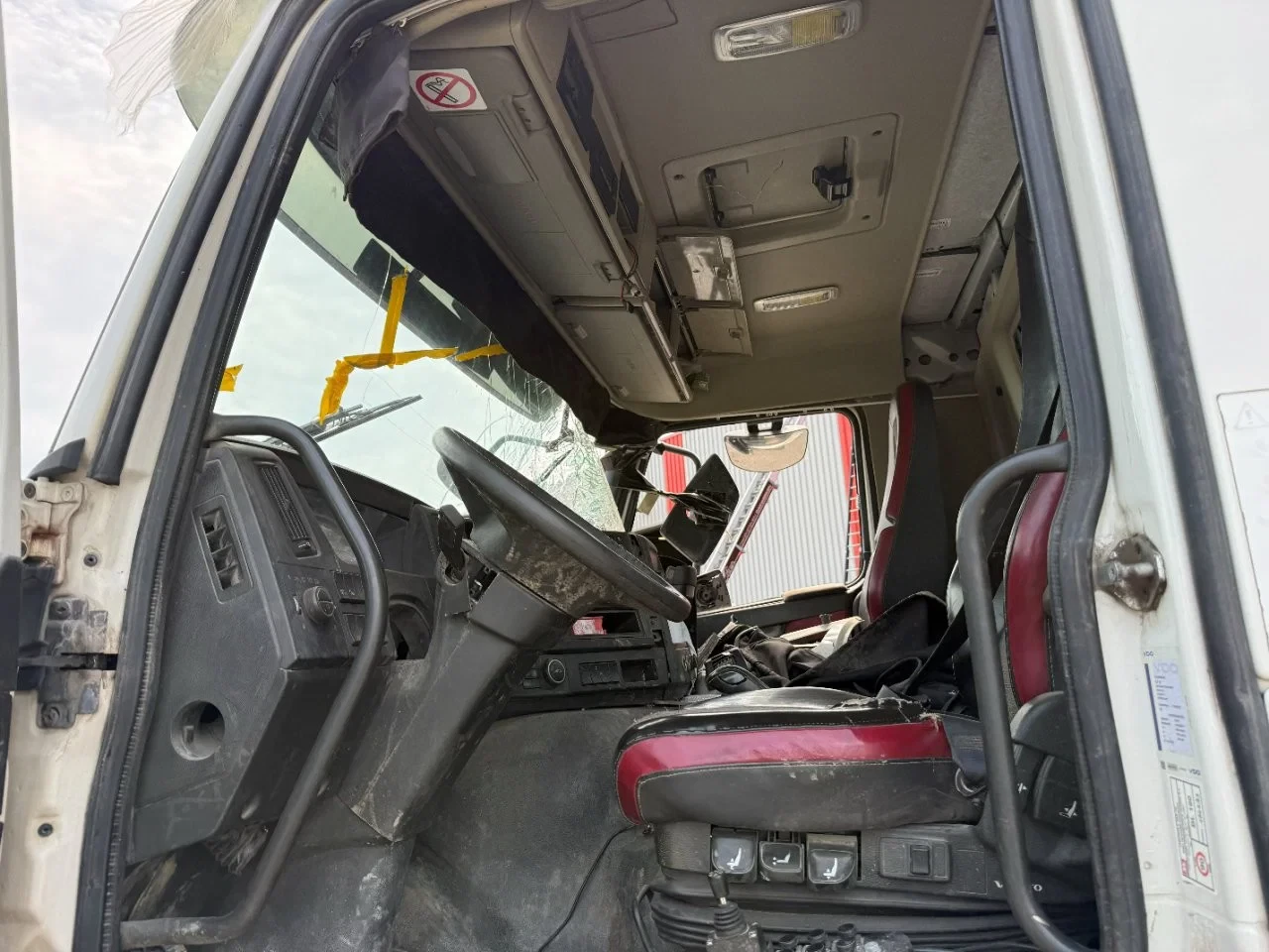 Volvo FMX 410 2018 - / ENGINE RUNNING / 8X4 / ONLY:278525 KM / AJK HOOKLIFT 25TON / 2X BIG AXLE / FULL-STEEL / AUTOMATIC / EURO-6 / 2018 obrázek 25