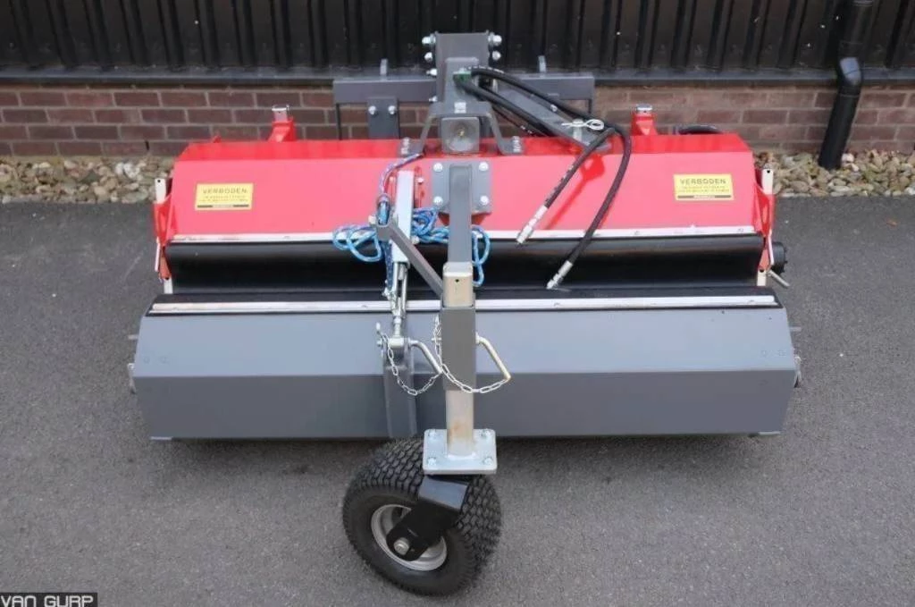Eurotrac 2024 - Veegmachine met hydraulische opvangbak 150cm afbeelding 2