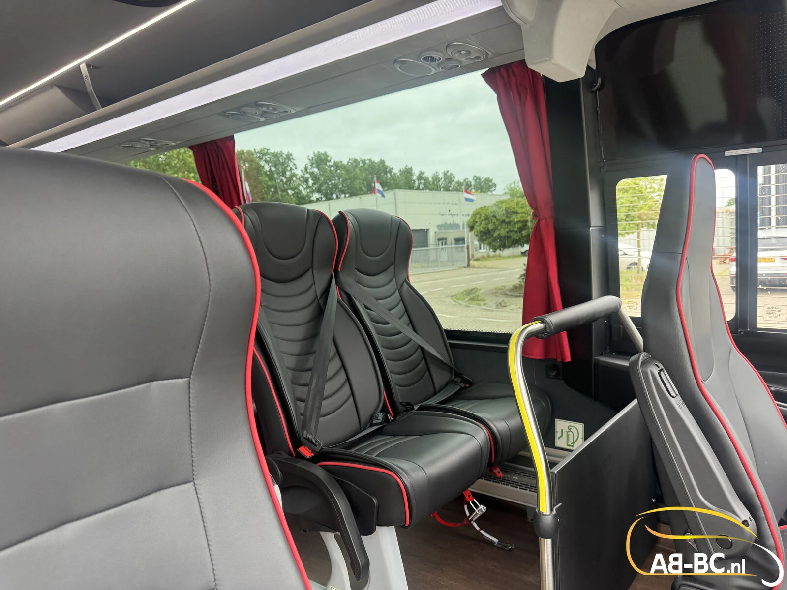 Iveco Rosero First Touring Electra, range 336 km, 24 Seats 2026 obrázek 40