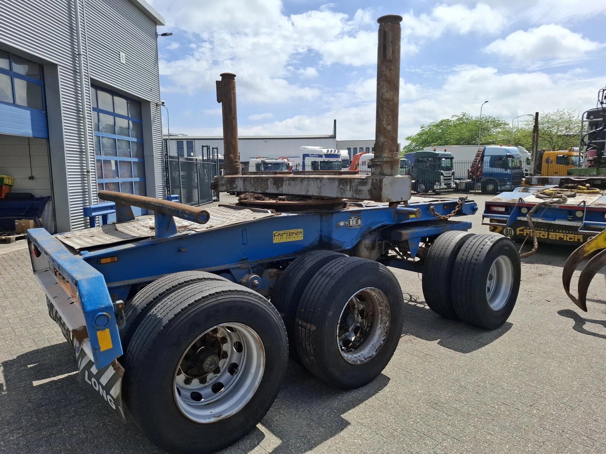 Volvo FH 2016 - 16.750 / LOGGING TRUCK / 6X4 / VEB+ / RETARDER / 2XBIG AXLE / FRIEDERICH 281SL / 9 METER / 596187 KM / 3AXLE DOLLY / 9TON BPW AXLES / AUTOMATIC / EURO-6 / 2016 obrázek 21