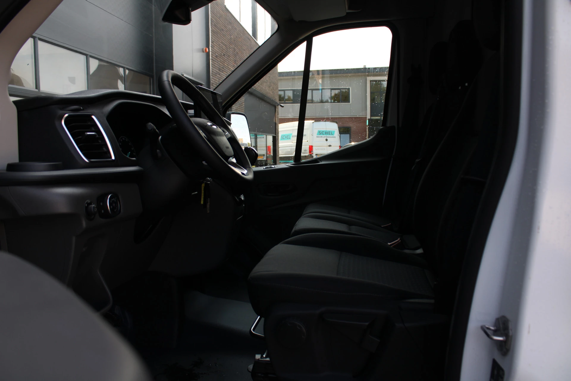 Ford Transit 2024 - 350 2.0 TDCI L3H2 Trend 130pk Trend - Navigatie - Blind Spot - Adaptive cruise - Camera - 270gr deuren - Trekhaak - Rijklaar immagine 8
