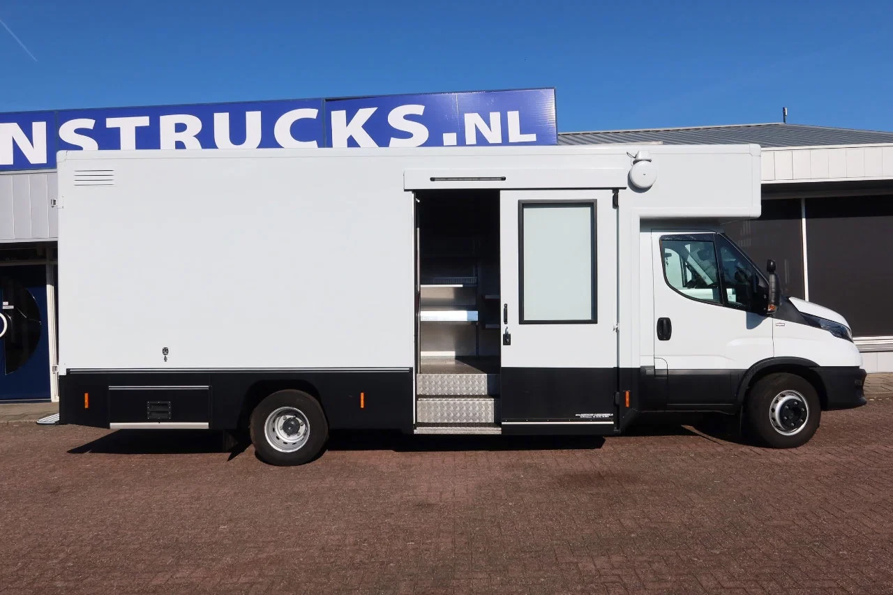 Iveco Daily 2023 - 70 C 18 Luchtering 3.0 L motor Tijhof opbouw изображение 18