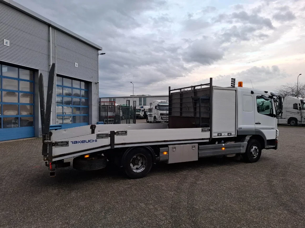 Mercedes-Benz Atego 2012 - 922L / NL TRUCK / TUV:05-08-2026 / 2XSTEEL RAMP / AIRCO / NAVI / MANUAL / EURO-5 / 2012 immagine 8