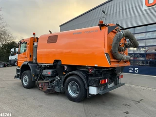Mercedes-Benz Actros 2009 - 1829 4x4 Bucher Cityfant 60 Rechts en Links vegend image 6