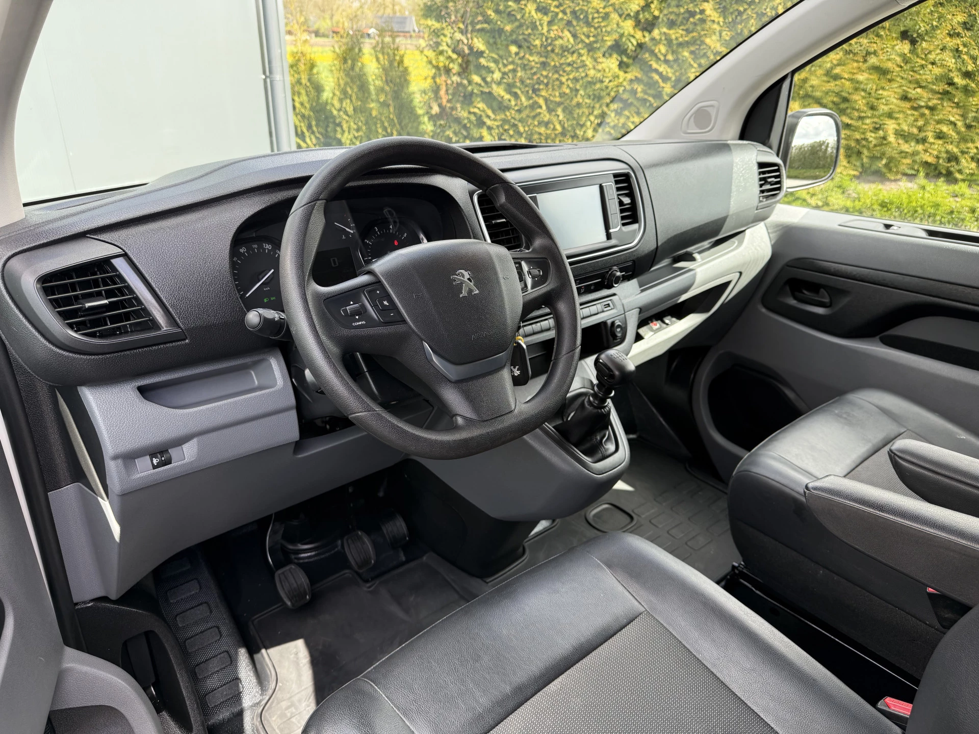 Peugeot Expert 2022 - 1.5 BlueHDI 102 PK / L2H1 / 1e EIG. / 46.846 KM! / AIRCO / CRUISE / NAVI / CARPLAY immagine 7