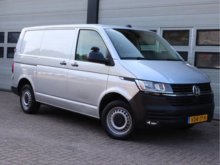 Volkswagen Transporter 2019 - 2.0 TDI 150pk Automaat Euro 6 - Cruise - Camera - Trekhaak afbeelding 2 miniatuur
