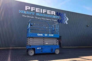 Genie 2015 - GS3246 Electric, Working Height 11.75 m, 318kg Cap zu verkaufen
