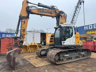 Liebherr N/A 2015 - R926 compact FULL OPTION zdjecie 2