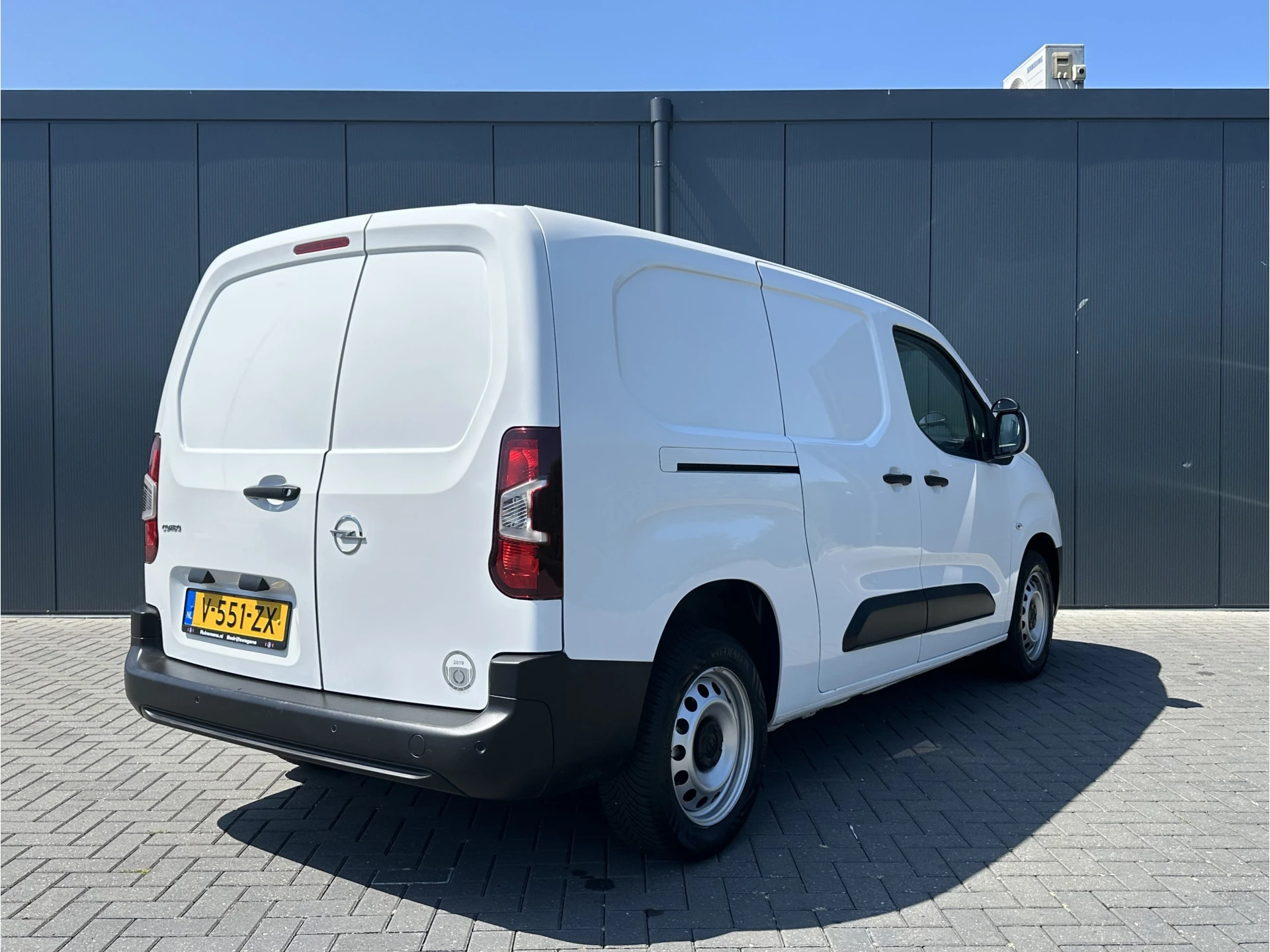 Opel Combo 2019 - 1.6D 100 PK / L2H1 / AIRCO / CRUISE / NAVI / ECC / APPLE CARPLAY / ANDROID AUTO / PDC afbeelding 3