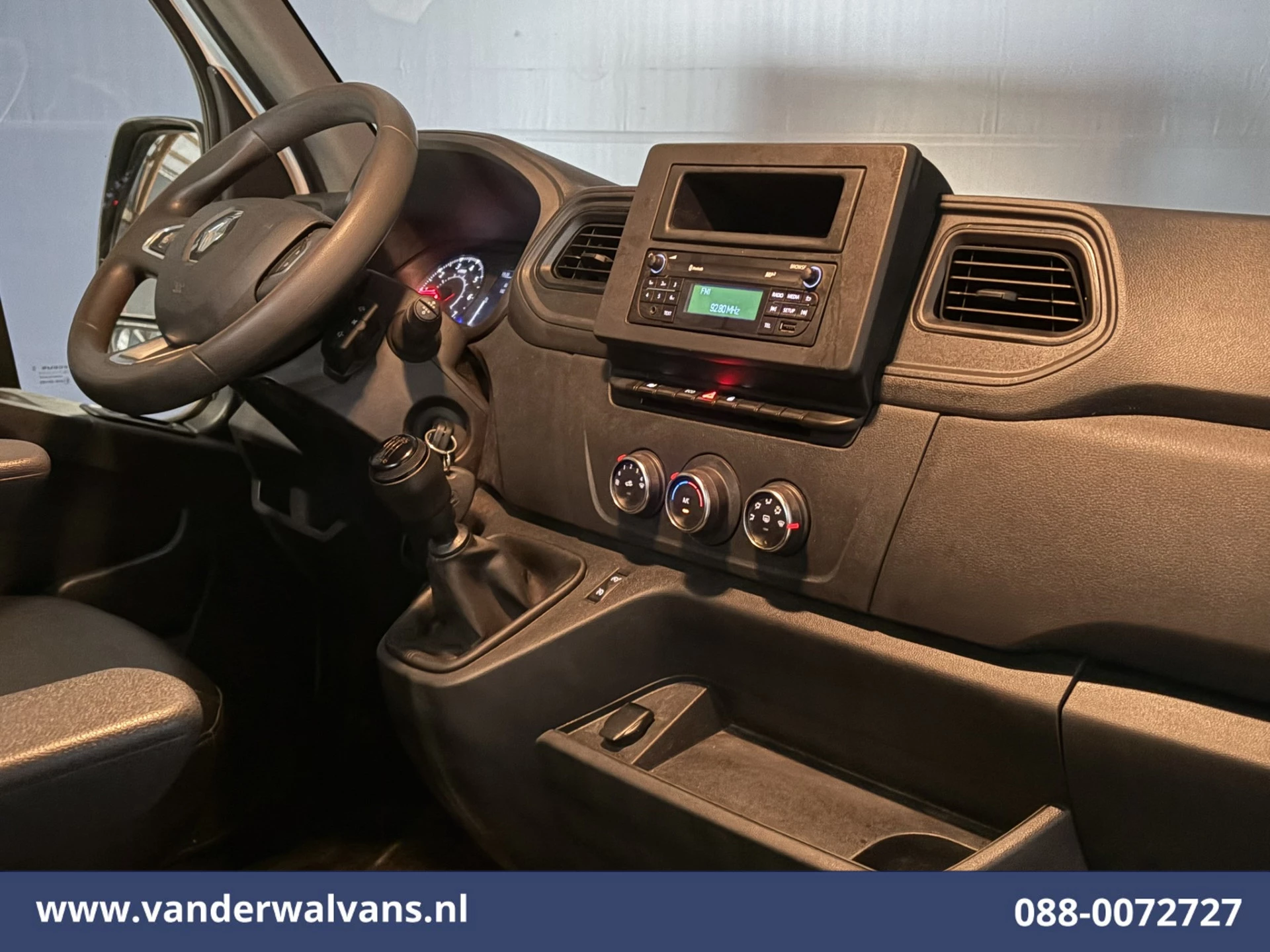 Renault Master 2023 - 2.0 dCi Pick Up Open Laadbak Dubbel Lucht Euro6 Airco | Cruisecontrol | LED | Leder| 3500kg Trekvermogen image 11