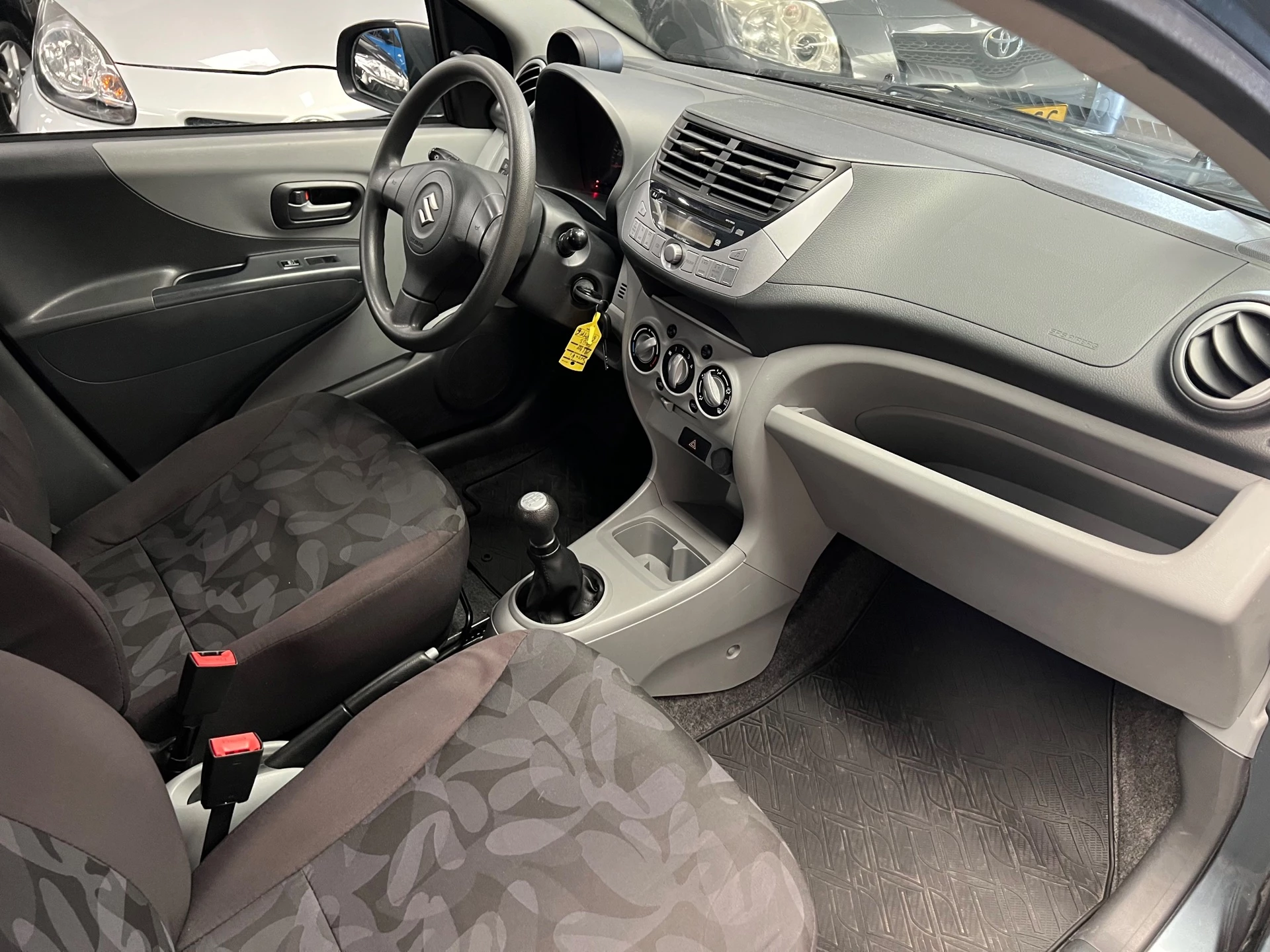 Suzuki Alto 2011 - 1.0 Exclusive - 2e eigenaar - Nette auto afbeelding 22