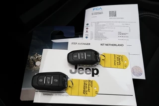 Jeep Avenger 2023 - 1.2 ALTITUDE / 18 inch + All Season / Apple Carplay / LED Lampen zdjecie 4