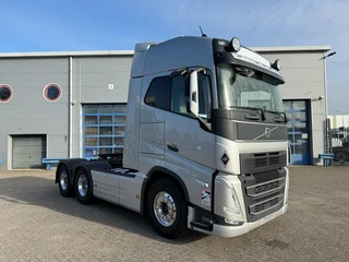 Volvo FH 2022 - FH5-500 / 6X4 / RETARDER / HYDRAULICS / ONLY:496121 KM / INLINER / VEB+ / TECHNICAL 70 TON / DOUBLE TANK / ACC / LWDS / NAVI / FRIDGE / AUTOMATIC / EURO-6E / 2022 afbeelding 2 miniatuur