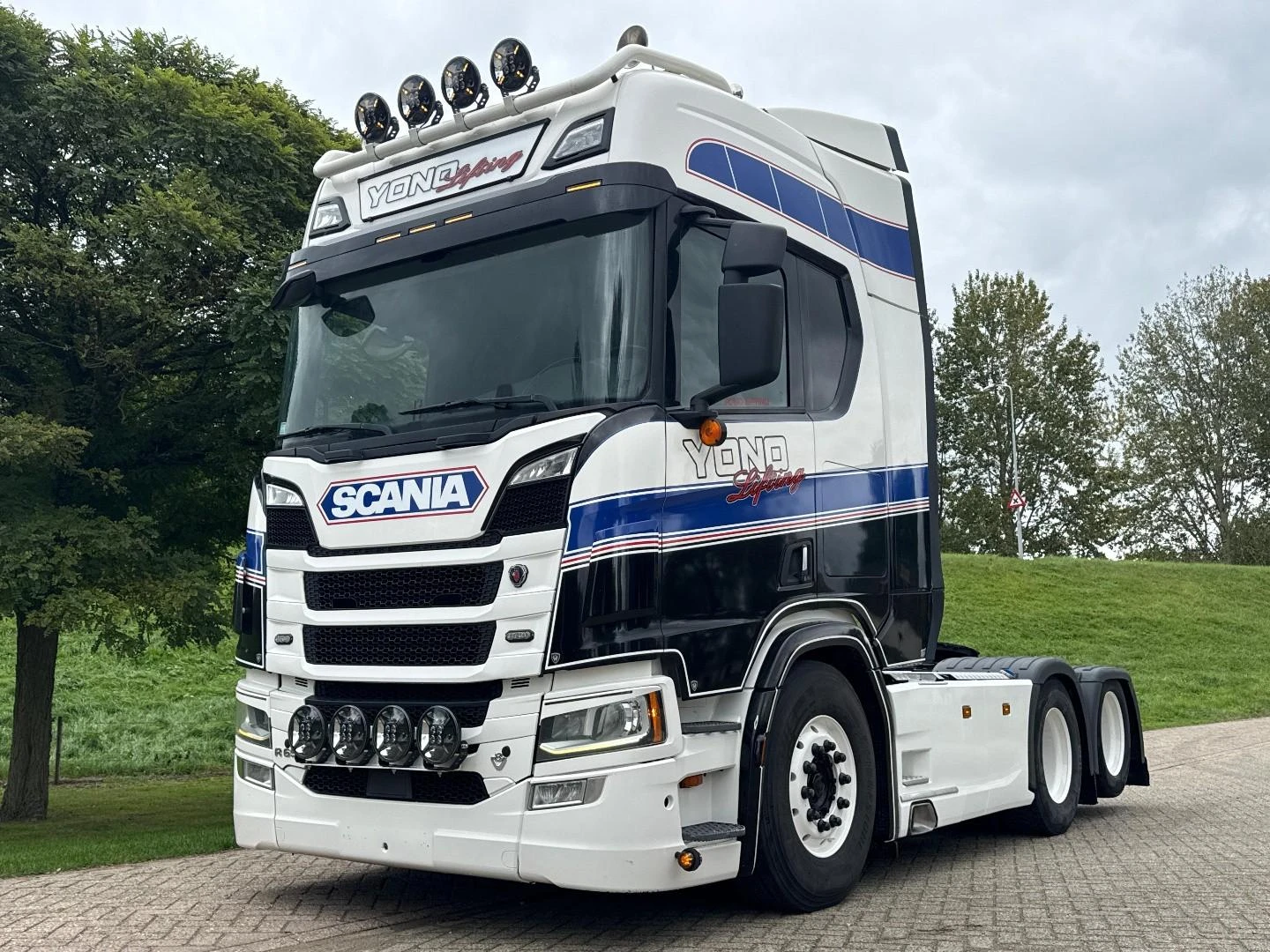 Scania R - R650 image 1