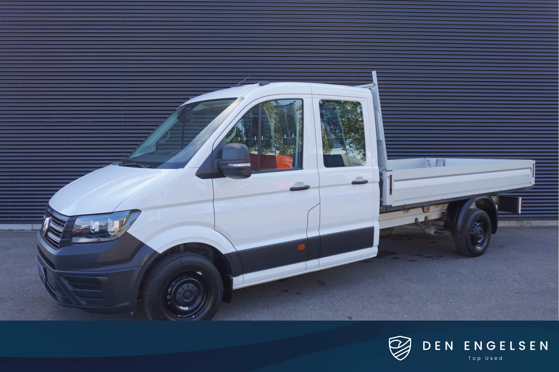 Volkswagen Crafter 2024 - 140pk Facelift L4 Dubbele cabine 7-zit Open laadbak Trekhaak Apple carplay Parkeer sensoren afbeelding 1