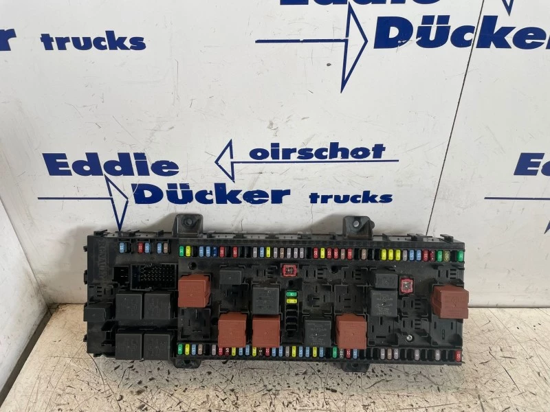 Renault - 22619991 / 742193524 / 7422619991 / 7422821376 / 7423762551 FUSE BOX obrázek 1