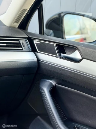 Volkswagen Passat 2015 - 1.8 TSI Highline DSG | Full Options | PANO zdjecie 27