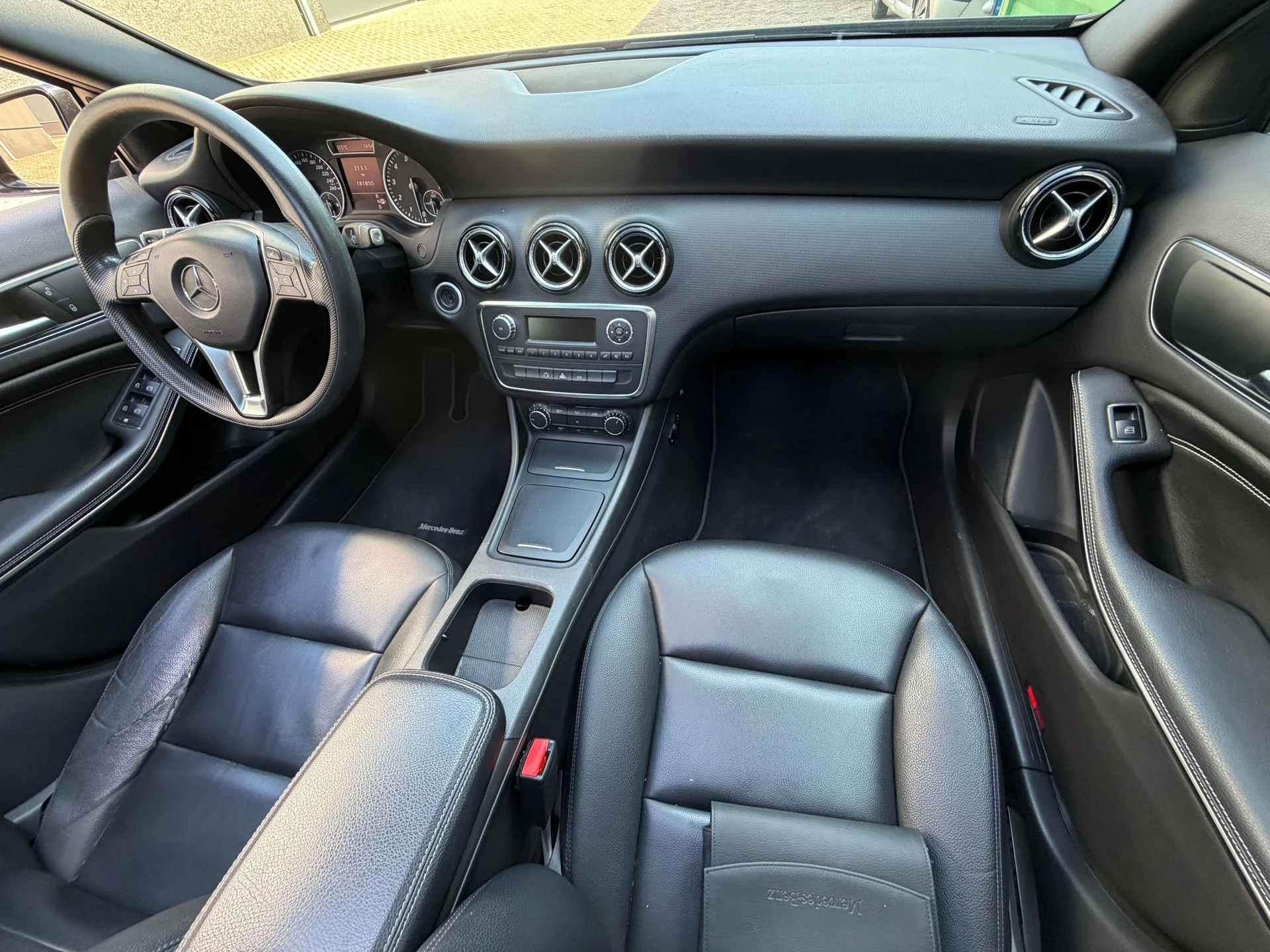 Mercedes-Benz A-Class 2013 - 250 bj.2013 Autom|Pano|NL auto|Nap. image 9