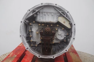 ZF N/A 2010 - 12AS2330DD TGX imagen 2