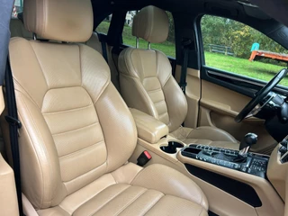 Porsche Macan 2016 - 3.6 Turbo aut ,sport chrono,panod,21inch bild 8