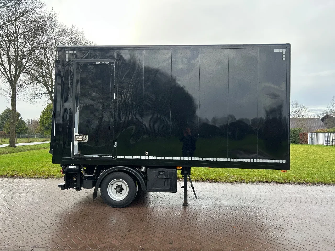 HE-WA 2015 - Be oplegger 5.1 ton gesloten met laadklep 1000 kg obrázek 2