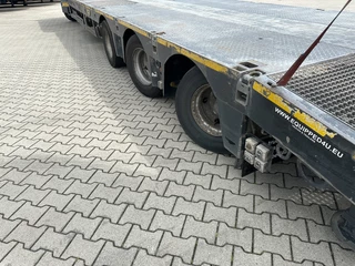 Broshuis N/A 2019 - 3ABSD Lowloader 3-axle / GVW: 59.000kg / Neck: 23.000kg / hydraulic steering + ramps + loading table / 4.60m extendable / winch / liftaxle obrazek 55