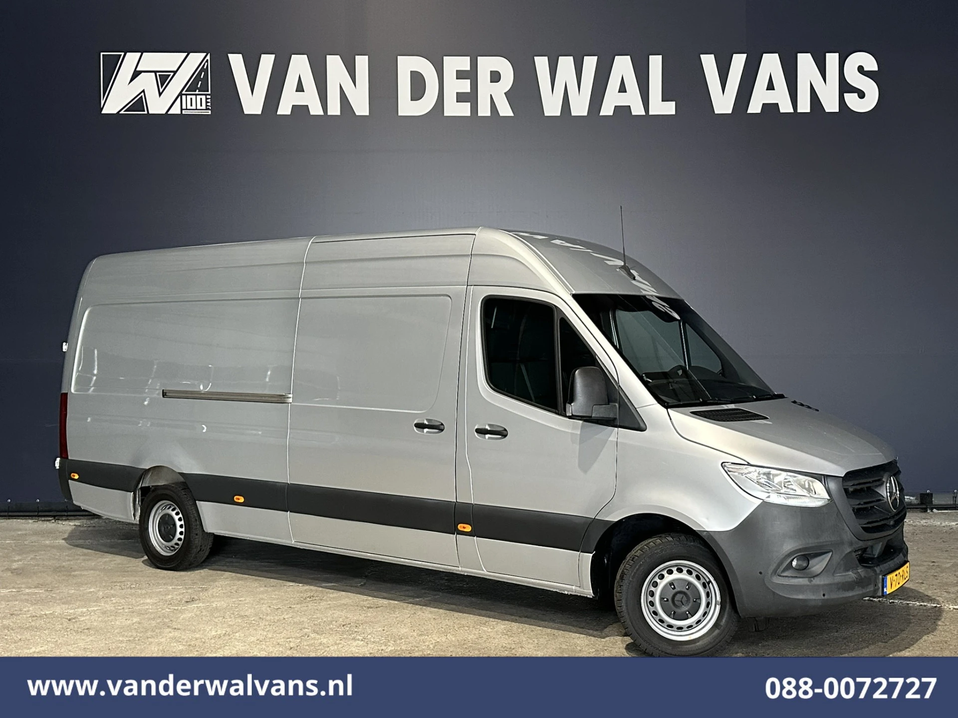 Mercedes-Benz Sprinter 2021 - 315 CDI 150pk L3H2 Euro6 Airco | 360 graden Camera | Navigatie | Apple Carplay | Cruisecontrol | Chauffeursstoel afbeelding 1
