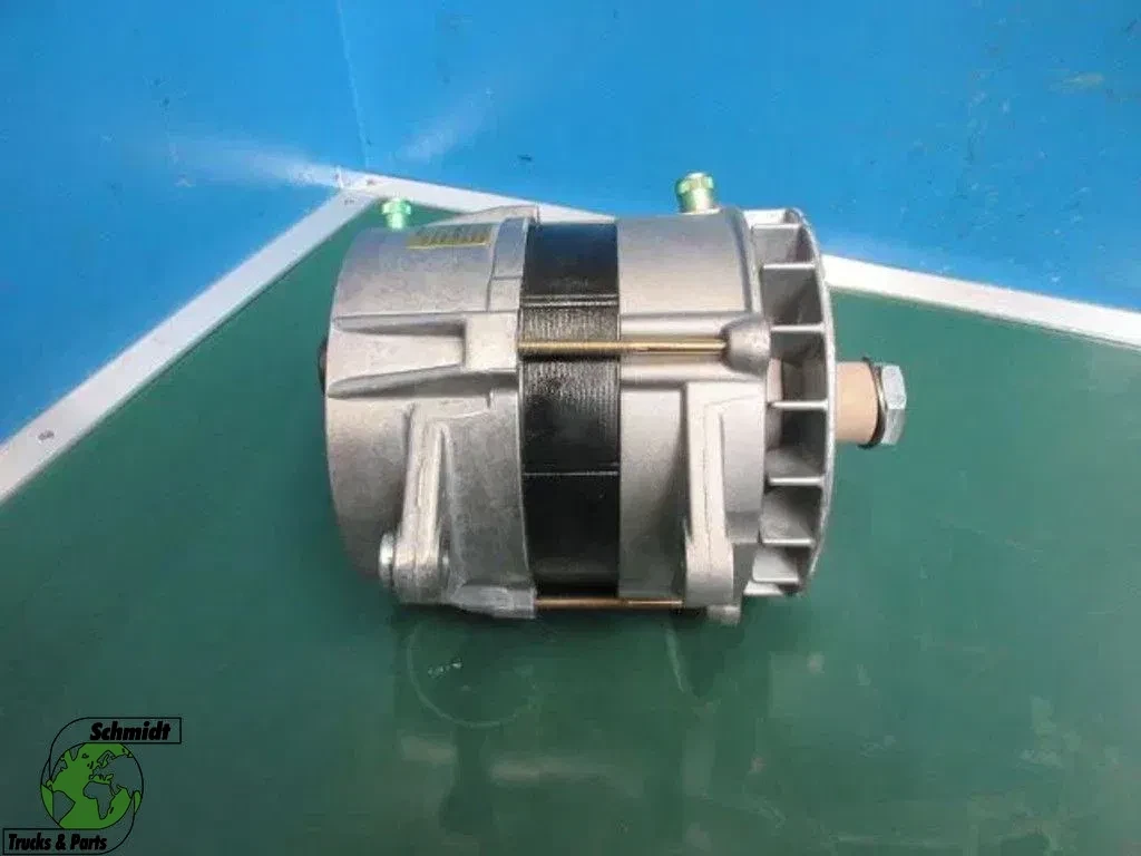 Iveco - BOSCH PART NR. 0 120 689 524 T1-28V 53/100A NIEUWE !!! изображение 1