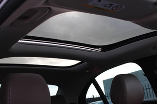 Mercedes-Benz E-Class 2021 - 300e Luxury Line LEDER MEMORY PANORAMADAK BURMESTER DISTRONIC 360-CAMERA HEAD-UP KEY-LESS GO obrazek 23