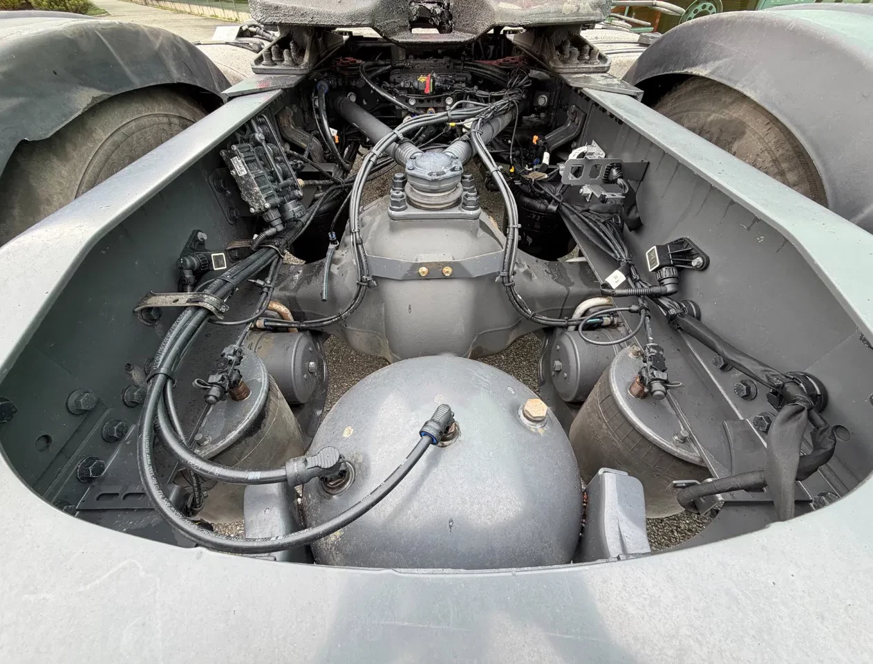 Volvo FH 2021 - 13.420 FULL AIR 2X TANKS PTO+HYDRAULICS ONLY 503.000 KM TOP CONDITION image 22