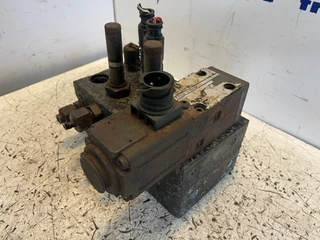 DAF N/A - 1450336-1981282 ACCUMULATORVENTIEL CF75(IV)/CF85(IV)/XF95/XF105 (SOME SENSORS NOT PRESENT) zdjecie 2